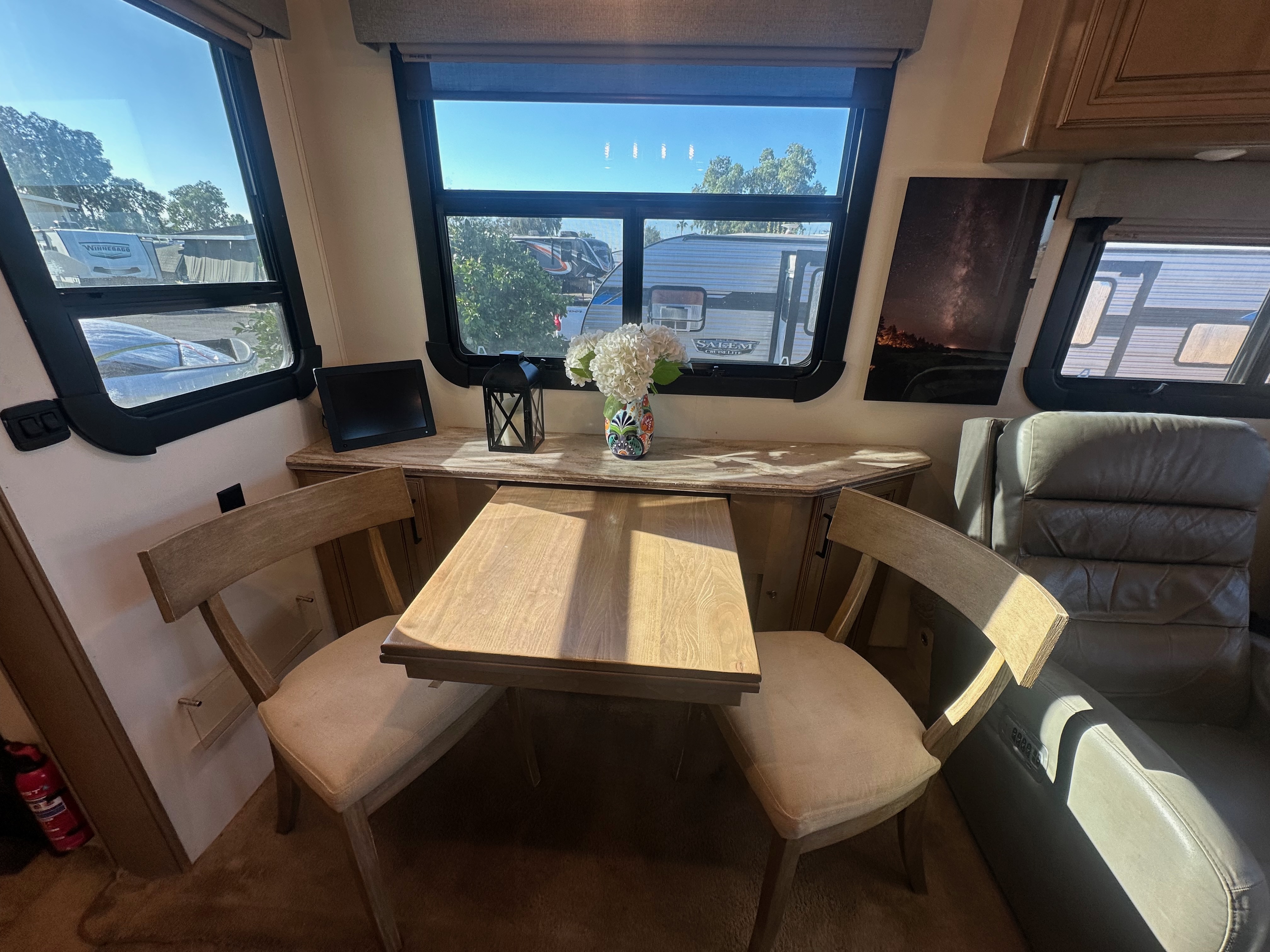 Kitchen/Dining photo 2