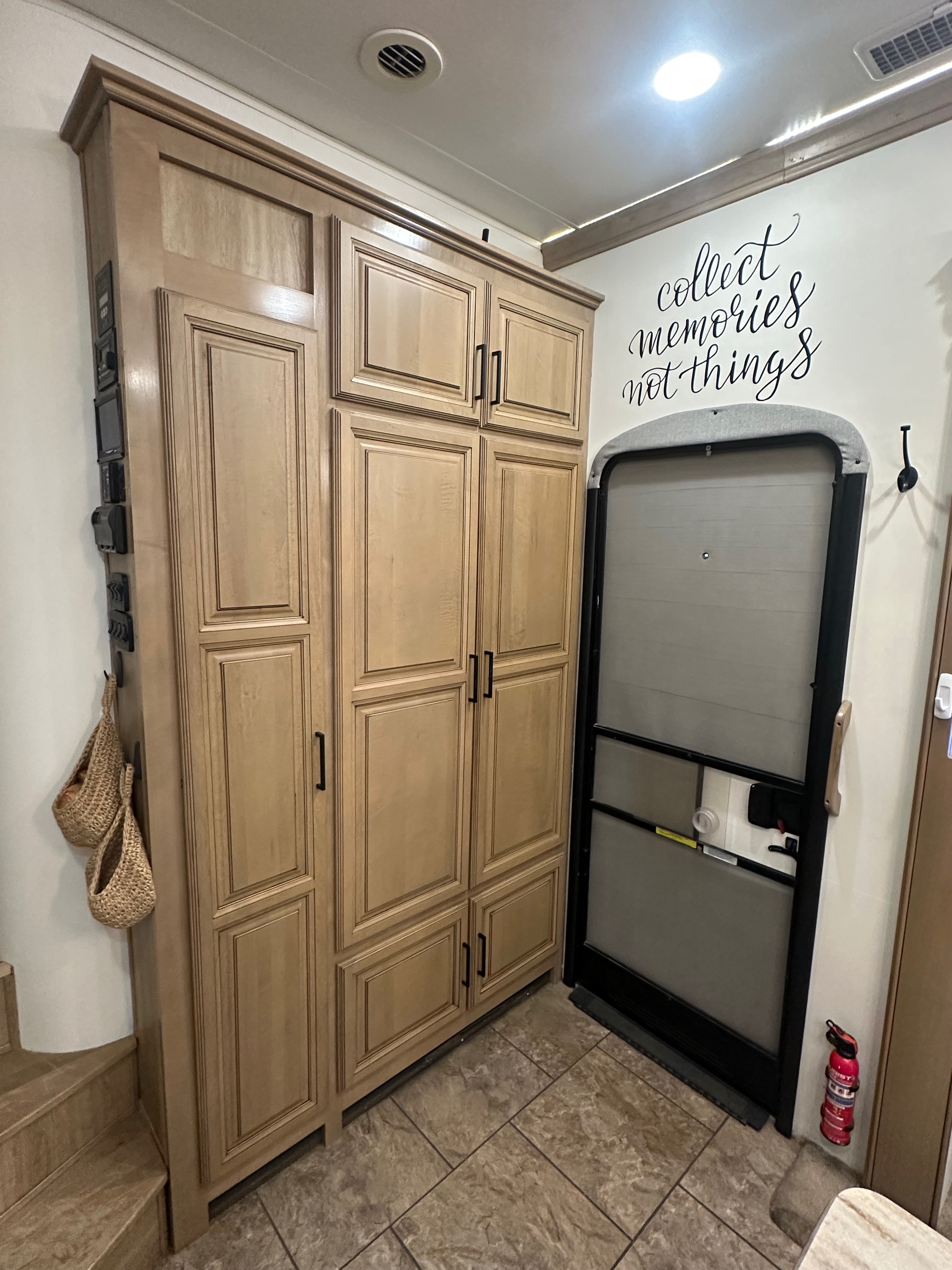 Kitchen/Dining photo 8