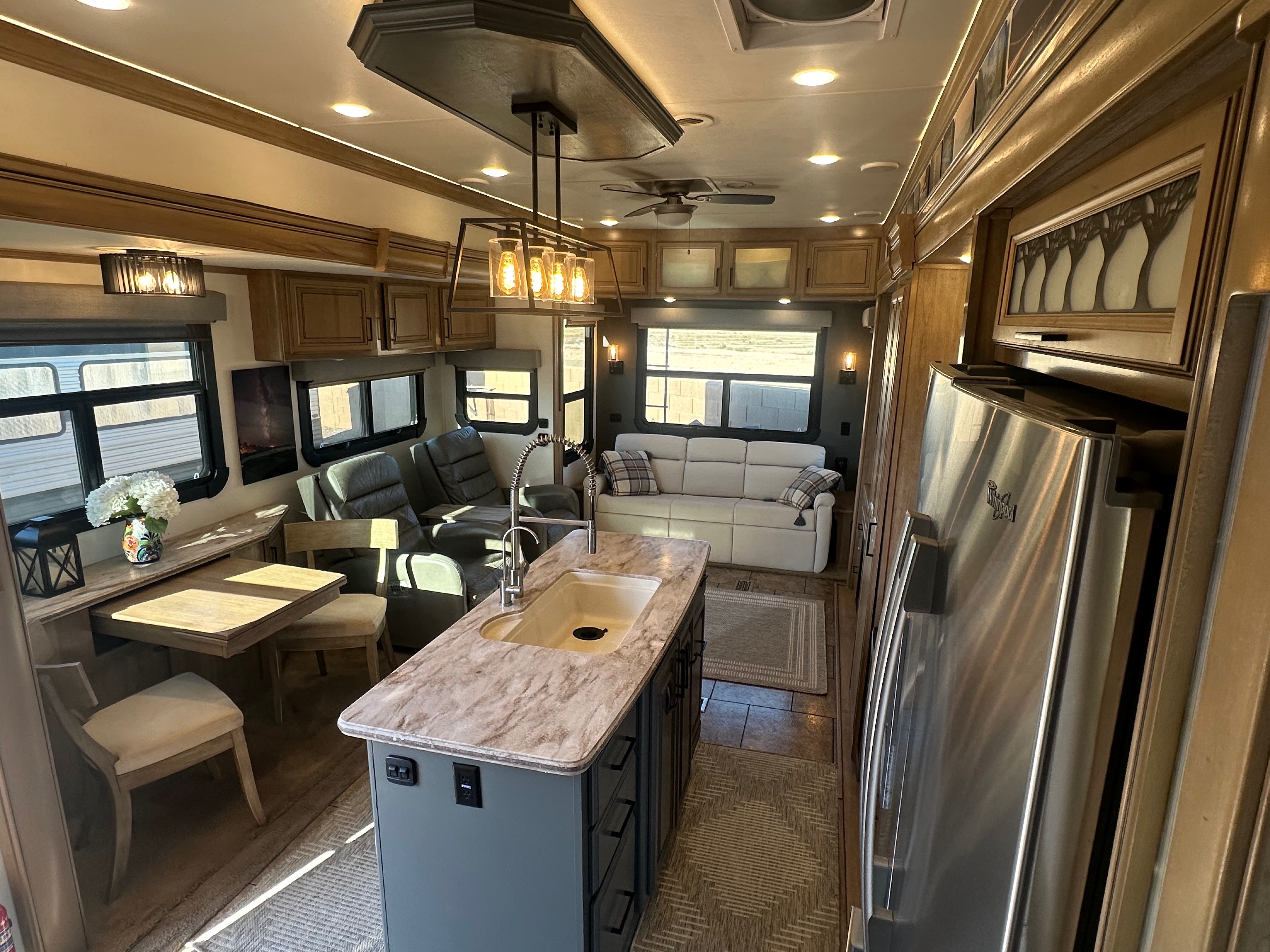 Kitchen/Dining photo 13